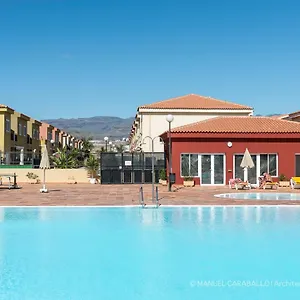 https://duplex-luxury-meloneras-hill.in-canary-islands.com